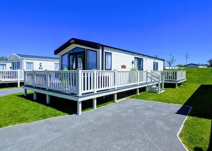 Tattershall Lakes - Merlin Point