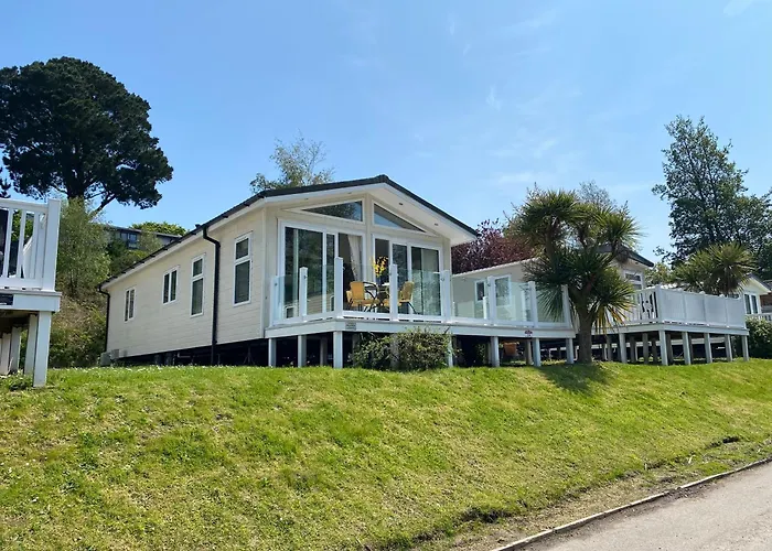 Palm Lodge Luxury Holiday Home Lytchett Minster