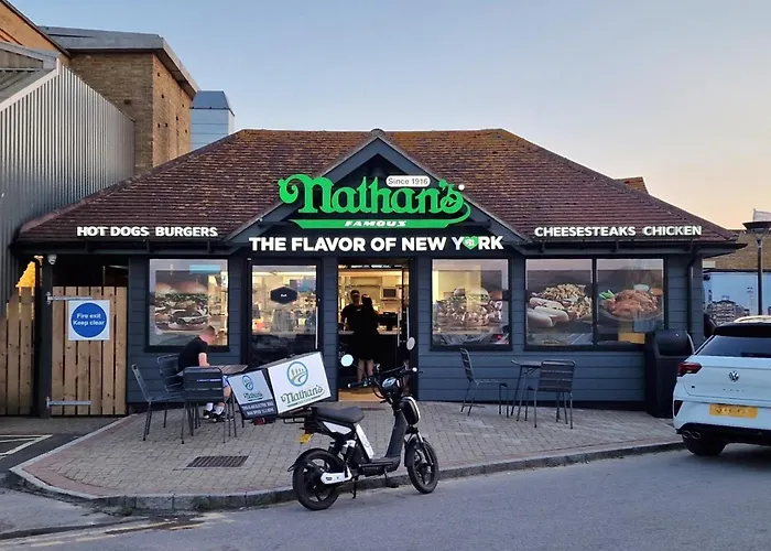 The Burrows Family Retreat, West Sands Holiday Selsey