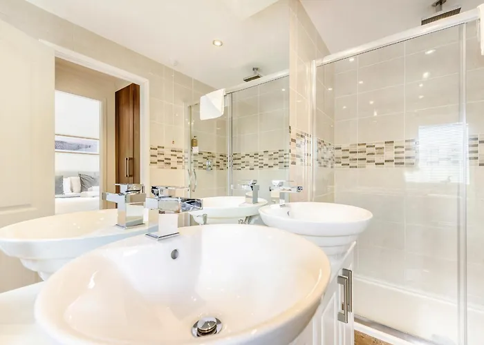 Herons Brook Retreat Lodges Narberth